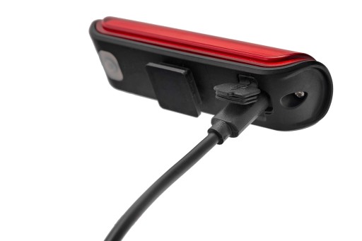 OSVETLENIE ZADNÉHO SVETLA VLB EVEREST 210 STUPŇOV USB 500 MAH 120 LM