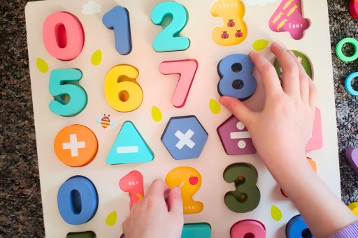 DREVENÝ ABABUS PRE DETI SORTER PUZZLE MONTESSORI NARODENINOVÝ DARČEK