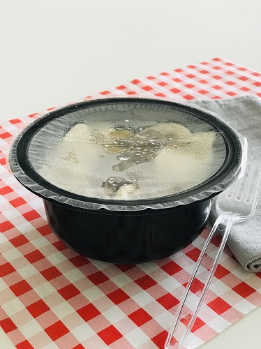 PLASTOVÉ NÁDOBY 500ML ČIERNA (50) ČERVENÁ PLAST