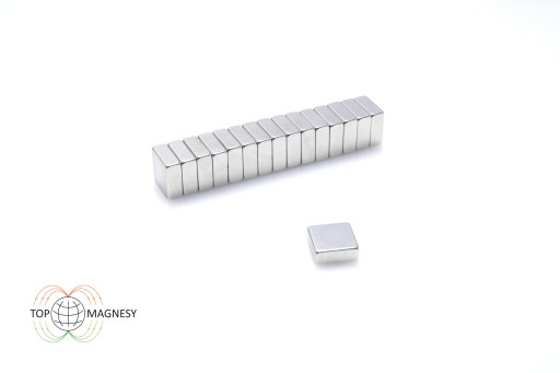 Neodymový tanierový magnet MPŁ 10x10x4 N38 sada 10 kusov