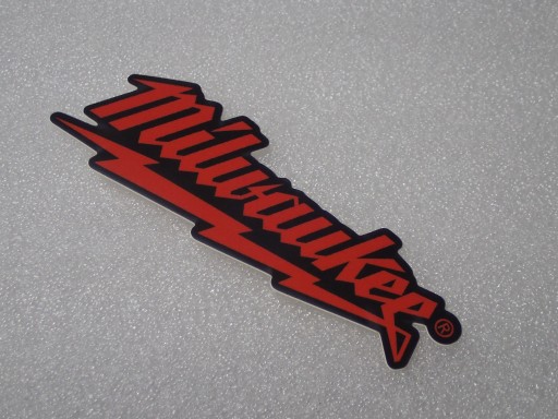 NÁLEPKA S LOGOM MILWAUKEE TOOLS 9,5 x 6,4 cm