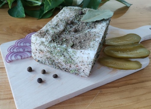 Domáca slaná slanina s bylinkami a cesnakom Swojskie Wędliny 400 g