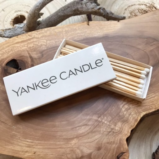 Yankee Candle sa zhoduje s logom YANKEE CANDLE