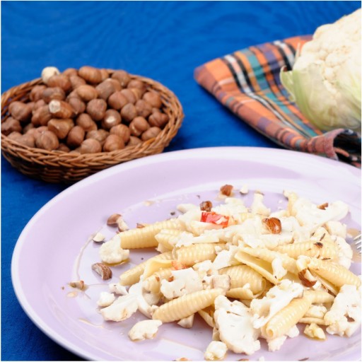 LIESKOVÉ ORIEŠKY CELÉ LÚPANÉ LIESKOVÝ ORIEŠOK 250g HiFOOD