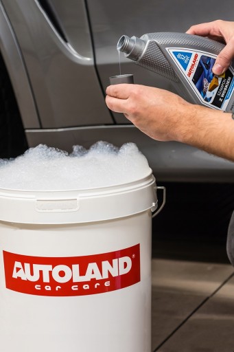 AUTOLAND ŠAMPÓN SO SUPER KONCENTRÁTNÝM VOSKOM 0,95L