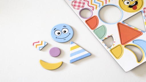 Sada 48 pastelových magnetiek v tvare Montessori