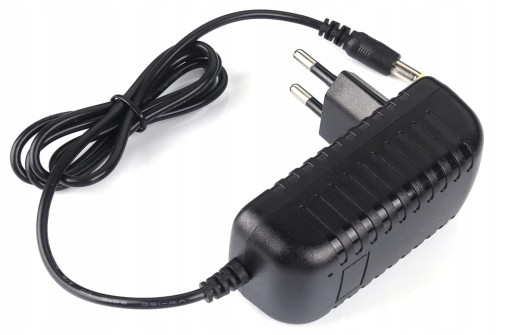 ZÁSUVNÝ ZDROJ 12V 2A DC ZÁSTRČKA 2.1/5.5 240V UNIVERZÁLNA 1M