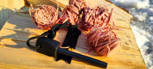 PRVÝ SO ZAPALOVAČOM KINDLING KIT SURVIVAL BUSHCRAFT