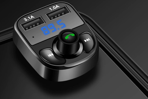 BLUETOOTH FM VYSIELAČ MP3 SD NABÍJAČKA 2xUSB