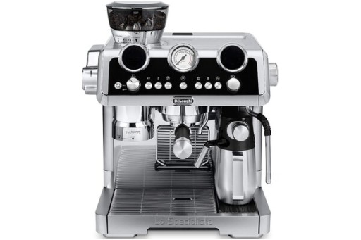 Tesnenie napeňovača mlieka na espresso kávovare DeLonghi