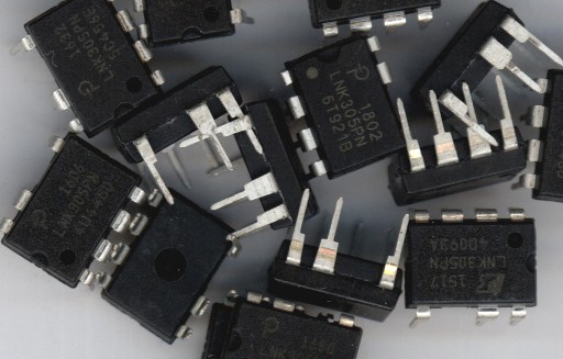 Integrovaný obvod LNK305PN DIL8/7 PIN