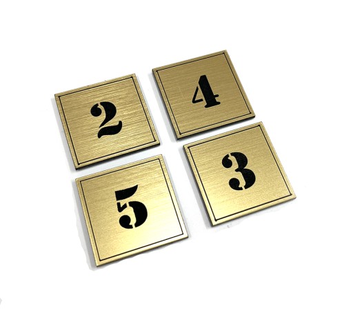 Číslo dverí, zlaté 3 x 3 cm - ľubovoľné číslo!