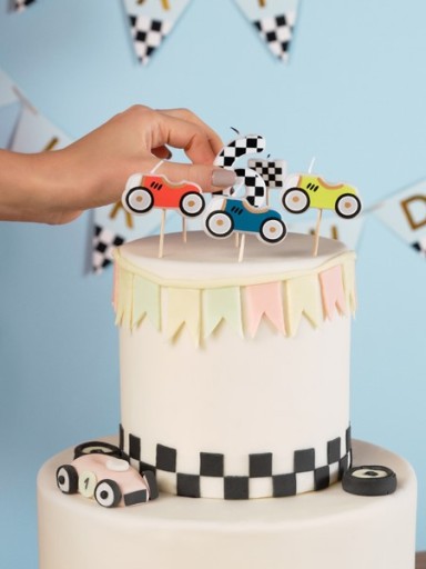 NARODENINOVÉ SVIEČKY ZÁVODNÉ AUTÁ AUTA OZDOBA NA NARODENINOVEJ TORTE 5 KS