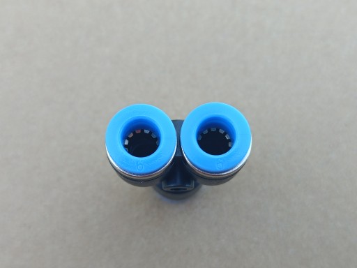 Konektor Y-T Pneumatický zásuvný rozbočovač fi 6mm PY 6