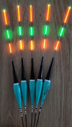 Plavák 1,5g - 24 cm - ZMENA FARBY + kamufláž + dve funkcie + batéria