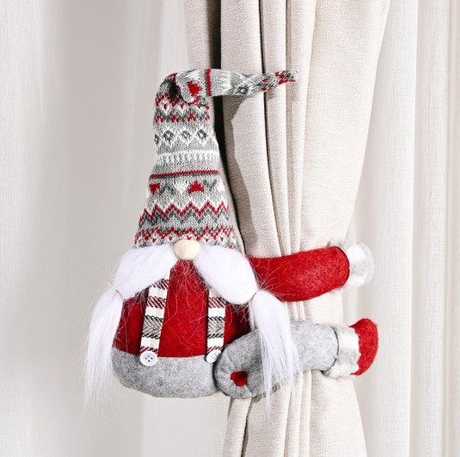 SANTA, SLON, TRPALÍK, SO VELKÝM VIANOČNÝM DARČKOM NA VELKÝ CESTOVNÝ DARČEK