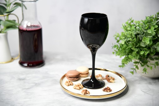 Pohár na víno ČIERNA 300 ml, ELEGANTNÁ, KRÁSNA