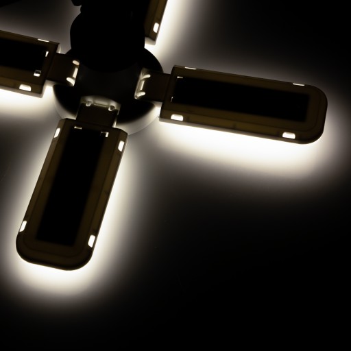 Štvorramenná E27 sklopná LED lustrová žiarovka, plochá, 17W, 6500K, biela
