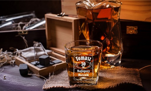POHÁR NA WHISKY S GRAVÍM DARČEK K NARODENINÁM PRE SVEDCA SVEDCA