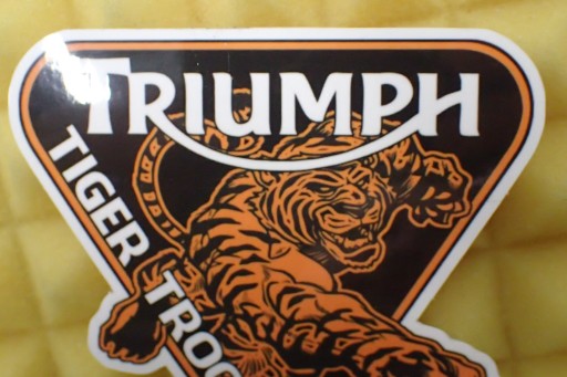 NÁLEPKA TRIUMPH TIGER 8 x 6,8 cm