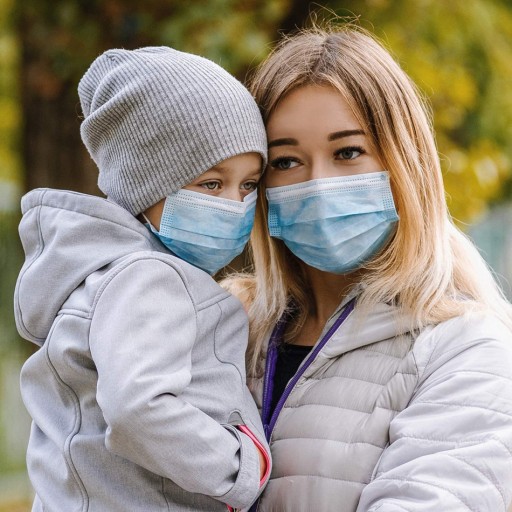 MASKA, JEDNORÁZOVÁ, TROJVRSTVOVÁ OCHRANNÁ MASKA