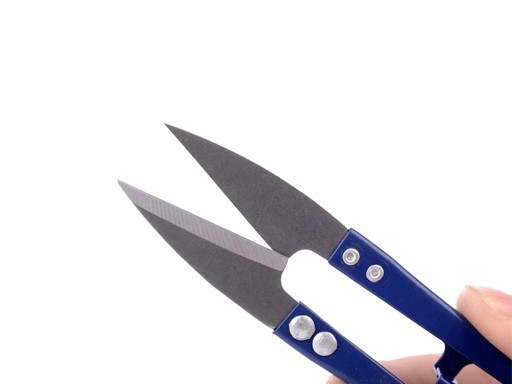 NOŽNICE KRAJČÍRSKE NOŽNICE REZAČ NITÍ 4cm PEVNÉ, RÔZNE FARBY