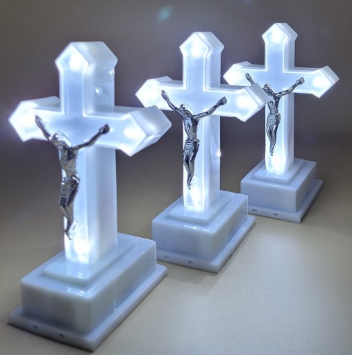 Sviečka s LED krížom