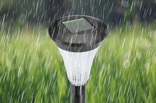 Solárne LED záhradné svietidlo, vstavaný stĺpik