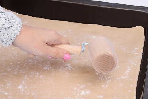 Malý valček na pizzu, otočný plech na pečenie, s drevenou rukoväťou, 17 cm
