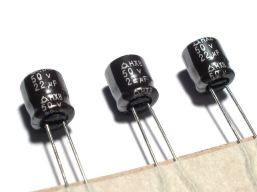 22uF/50V HXB 6x7mm, 105 stupňov, nízka impedancia - 10 ks