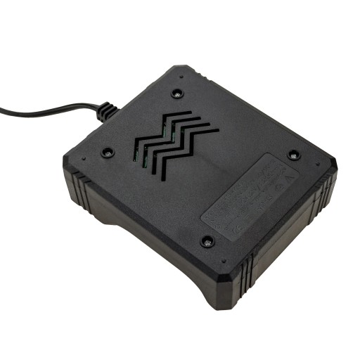 NABÍJAČKA PRE 4 BATÉRIE LI-ION 18650 3,7V AC 100-240V CV 1200 MA QUAD
