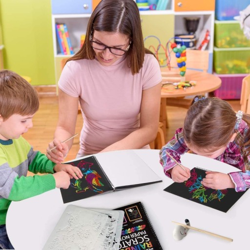 Dúhová stieracia hra A5 + stylus, 10 listov.