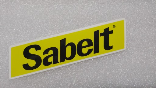 NÁLEPKA S LOGOM SABELT 13,8 x 3,5 cm