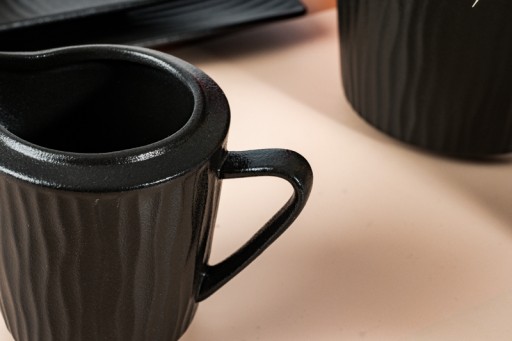 Porcelánová kanvička na mlieko 280 ml, matná čierna