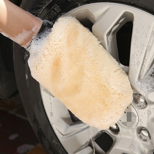 VLNENÉ RUKAVICE NA UMÝVANIE A LEŠTENIE AUTOMOBILOV