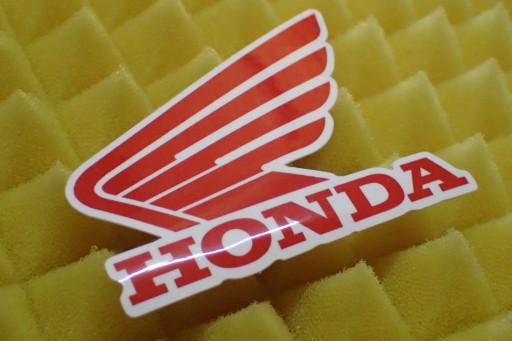NÁLEPKA S LOGOM HONDA 7,4 x 6 cm