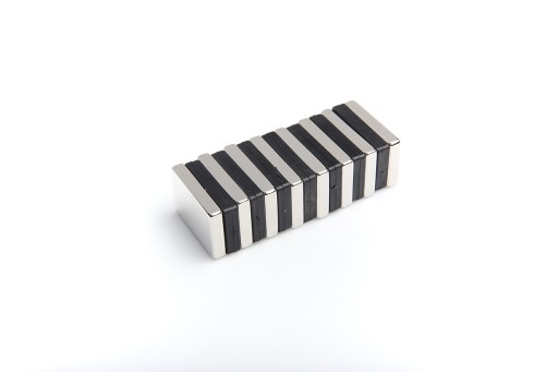 Neodymový tanierový magnet MPŁ 30x20x5 N38