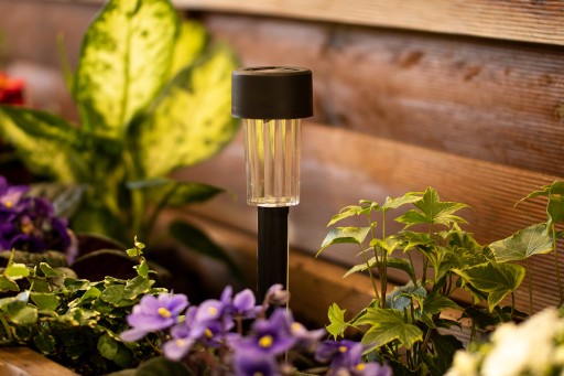 LED SOLÁRNE ČIERNA ZEMNÁ LED ZÁHRADNÁ LAMPA, VRÁŽANÁ, STĹPIKOVÝ OSTÍK