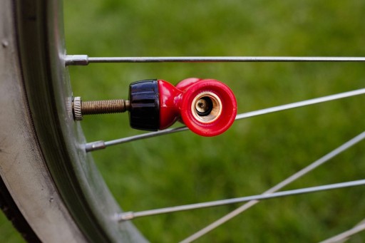 KRYT NA ČERPADLO NA BICYKEL NÁPLŇ CO2 NAFUKOVACÍ NÁPLŇ GUMOVÉ KRYTY