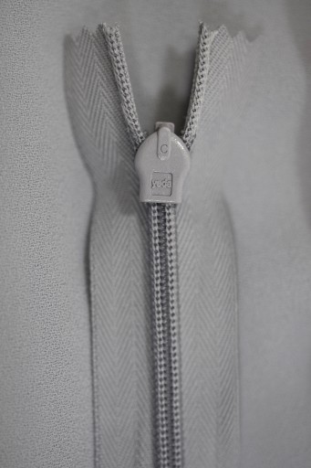 Vnútorný tkaný zips C3 25 cm Šedý