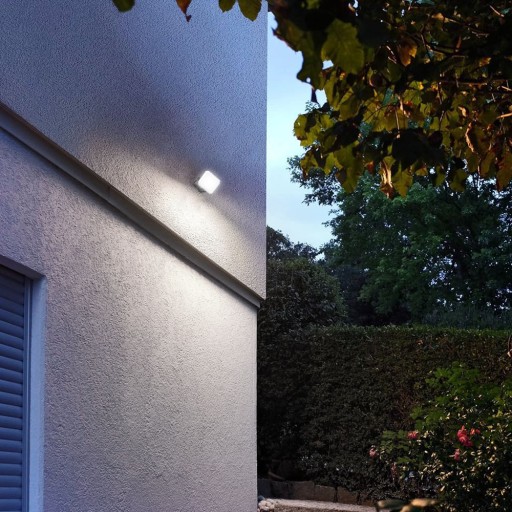 LAMPA FLOODLIGHT HALOGÉN vonkajší LED reflektor IP65 IK07 950lm 10W