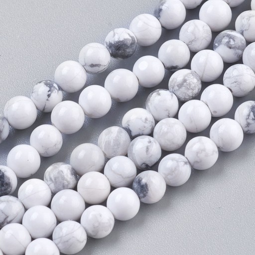 Korálky prírodného howlitu, okrúhle, biele, 4 mm, 38 ks / 17 cm / prameň
