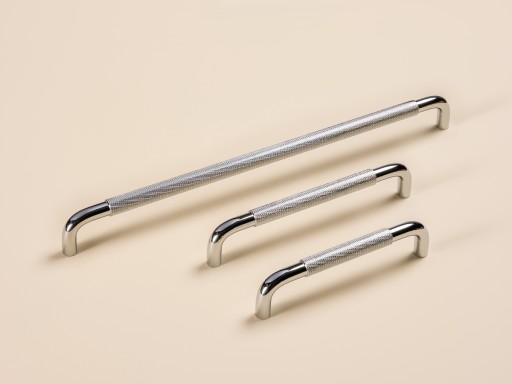 SANTI CHROME NÁBYTKOVÁ KĽÚČKA 160 MM VYSOKÝ LESK HVYT REBROVANÉ MODERNÉ