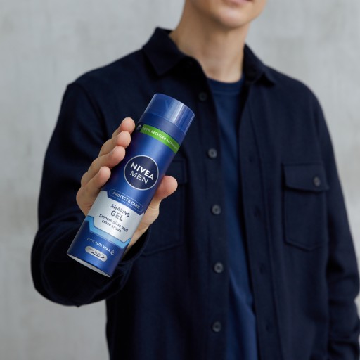 NIVEA MEN PROTECT&CARE Hydratačný gél na holenie pre mužov 200 ml