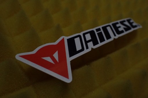 NÁLEPKA DAINESE NÁLEPKA 12,2 x 3 cm