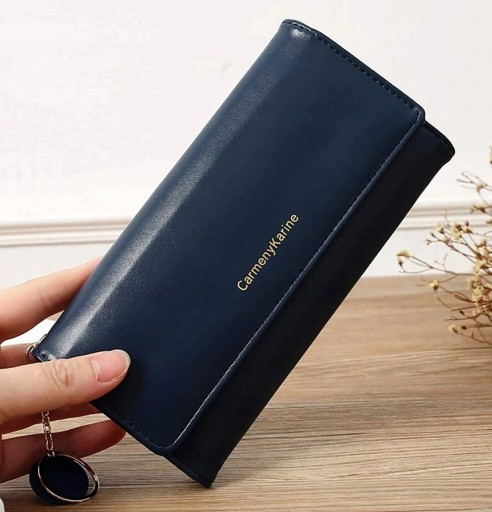 Veľká modrá dámska peňaženka s priestrannou koženou kľúčenkou