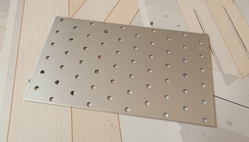 PERFOROVANÝ PLACHT PLOCHÝ TESNENIE 120x200x2,0 mm