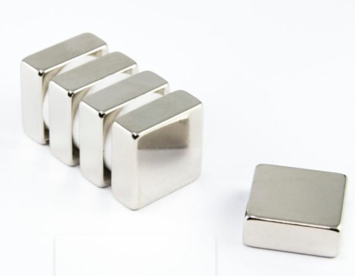 MPŁ 25x25x8 N42 neodymový doskový magnet, magnetická platňa