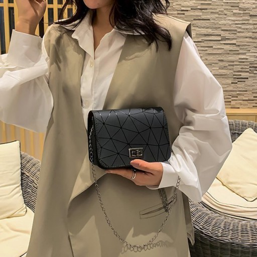 Dámska retiazka taška cez rameno ČIERNA Malá MÓDNA ŠTÝLOVÁ ELEGANTNÁ MINI