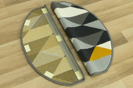 ŽLTOSÉ POKRÝVKY NA SCHODY TROJUHOLNÍKOVÉ KOBERCE 60 cm x 24 cm + 3 cm